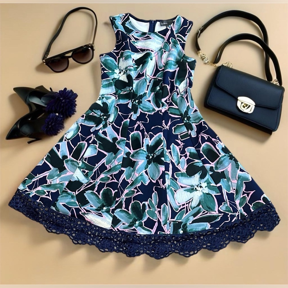 Donna Rocco Vibrant Floral Dress - Size 8: Perfect for a Stylish, Unique Look!